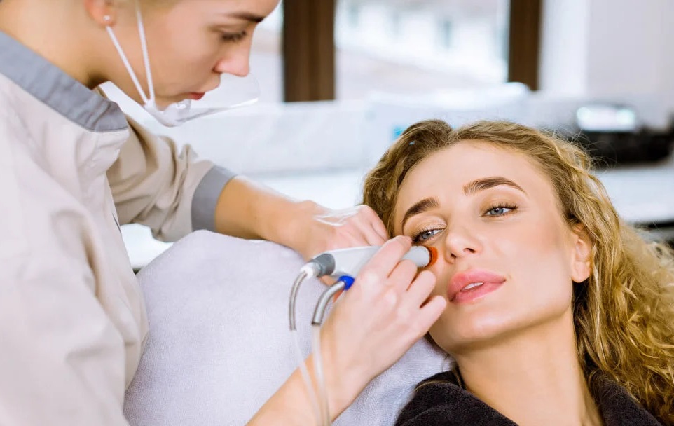 Female_Hydrafacial